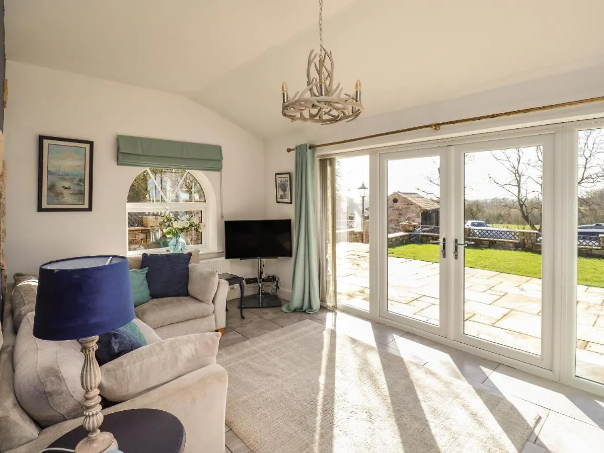 Stanley Barn Villa Brampton